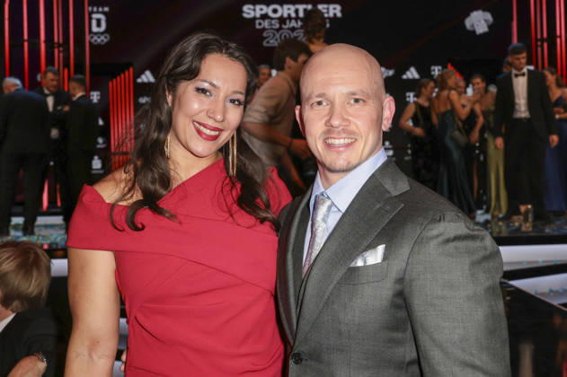 Fabian Hambüchen mit Ehefrau Viktoria Hambüchen-Diesterbeck bei der 79. Sportler des Jahres Gala 2025 im Kurhaus. Baden-Baden, 21.12.2025