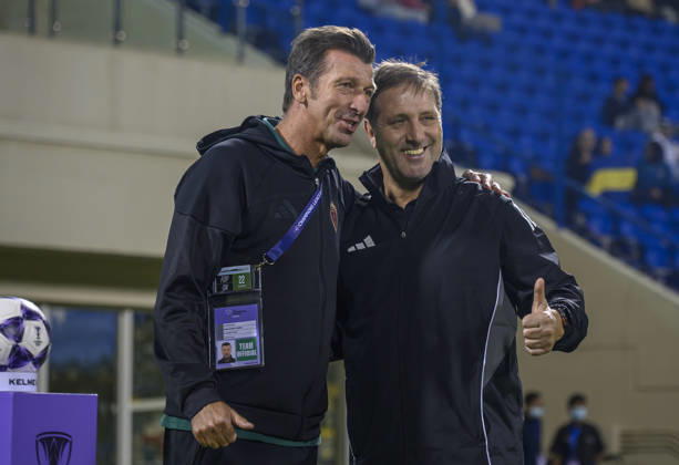 AFC CHAMPIONS LEAGUE ELITE, AL GHARAFA SC V AL WAHDA FC Pedro Rui Martins, Head coach of Al Gharafa SC and Dimas Manuel Teixeira head coach of Al Wahda FC prior to the AFC Champions League elite west football match between Qatar s Al Gharafa SC and United Arab Emirates Al Wahda FC at Thani Bin Jassim Stadium in Doha, Qatar on December 22, 2025. DOHA Qatar Copyright: xNOUSHADxTHEKKAYILx