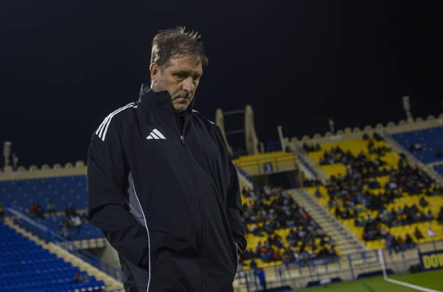 AFC CHAMPIONS LEAGUE ELITE, AL GHARAFA SC V AL WAHDA FC Pedro Rui Martins, Head coach of Al Gharafa SC looks on prior to the AFC Champions League elite west football match between Qatar s Al Gharafa SC and United Arab Emirates Al Wahda FC at Thani Bin Jassim Stadium in Doha, Qatar on December 22, 2025. DOHA Qatar Copyright: xNOUSHADxTHEKKAYILx