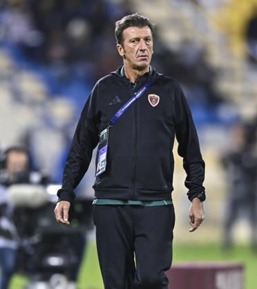AFC CHAMPIONS LEAGUE ELITE, AL GHARAFA SC V AL WAHDA FC Dimas Manuel Teixeira head coach of Al Wahda FC reacts during the AFC Champions League elite west football match between Qatar s Al Gharafa SC and United Arab Emirates Al Wahda FC at Thani Bin Jassim Stadium in Doha, Qatar on December 22, 2025. DOHA Qatar Copyright: xNOUSHADxTHEKKAYILx
