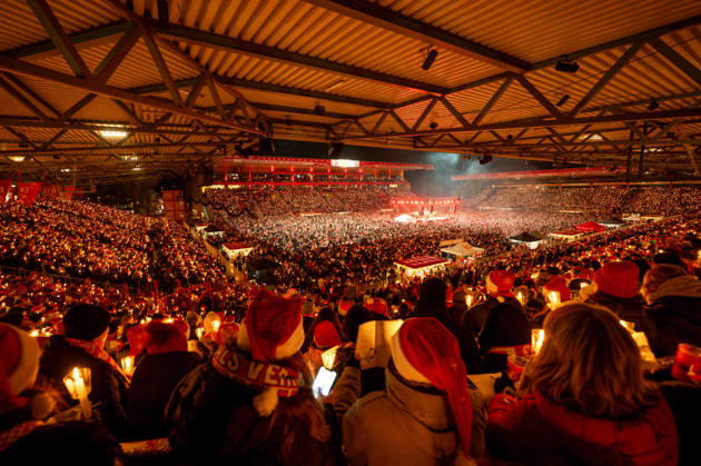 Sport Themen der Woche KW52 Fussball, Herren, Saison 2025 2026, 1. Bundesliga, 1. FC Union Berlin, 23. Weihnachtssingen im Stadion An der Alten Försterei, Übersicht, 23.12. 2025, Copyright: xMatthiasxKochx