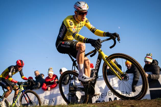 Belgian Wout van Aert pictured in action during the men s elite race at the World Cup cyclocross cycling event in Dendermonde, Belgium, stage 8 (out of 12) of the UCI World Cup cyclocross competition, Sunday 28 December 2025. DAVIDxPINTENS x151956376x