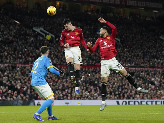 Manchester, England, 30th December 2025. Benjamin Sesko of Manchester United, ManU has this header saved during the Manchester United vs Wolverhampton Wanderers Premier League match at Old Trafford, Manchester. Picture credit should read: Andrew Yates Sportimage EDITORIAL USE ONLY. No use with unauthorised audio, video, data, fixture lists, club league logos or live services. Online in-match use limited to 120 images, no video emulation. No use in betting, games or single club league player publications. SPI_072_AY_Man_Utd_Wolves SPI-4404-0073