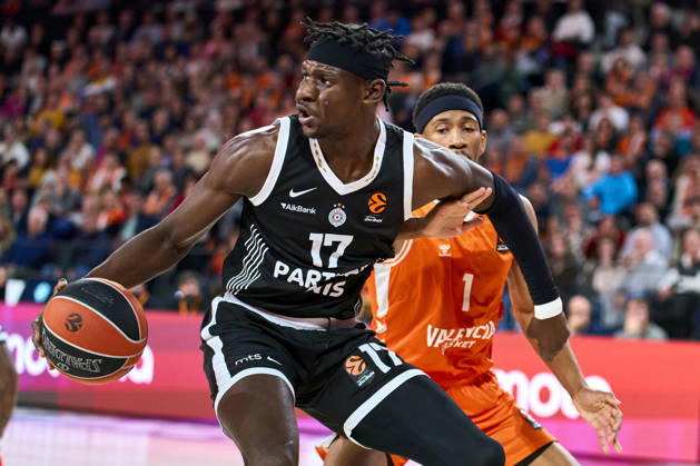 December 30, 2025, Valencia, Spain: Isaac Bonga (Partizan Mozzart Bet Belgrade) and Kameron Taylor of Valencia basket in action during the Euroleague Regular Season Round 19 between Valencia Basket and Partizan Mozzart Bet Belgrade at Roig Arena Stadium. Final score; Valencia Basket 86:63 Partizan Mozzart Bet Belgrade Valencia Spain - ZUMAs197 20251230_aaa_s197_257 Copyright: xGermanxVidalxPoncex