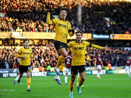 Goal. Hee Chan Hwang (11 Wolves) celebrates scoring a penalty during the Premier League football match between Wolverhampton Wanderers and West Ham United at Molineux stadium in Wolverhampton, England Copyright: xNataliexMincher SPPx Sportspressphoto_SPR78354