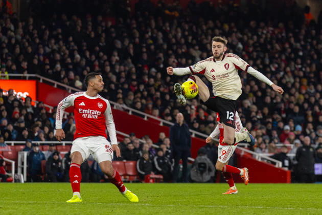 Football - FA Premier League - Arsenal FC v Liverpool FC LONDON, ENGLAND - Thursday, January 8, 2026: Liverpool s Conor Bradley during the FA Premier League match between Arsenal FC and Liverpool FC at the Emirates Stadium. (Photo by David Rawcliffe Propaganda) LONDON Emirates Stadium GREATER LONDON ENGLAND Copyright: xDavidxRawcliffex P2026-01-08-Arsenal_Liverpool-61