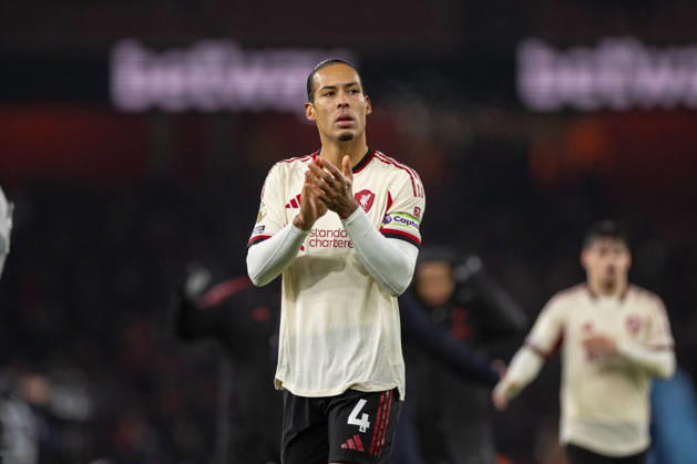 Football - FA Premier League - Arsenal FC v Liverpool FC LONDON, ENGLAND - Thursday, January 8, 2026: Liverpool s captain Virgil van Dijk applauds the travelling supporters after the FA Premier League match between Arsenal FC and Liverpool FC at the Emirates Stadium. (Photo by David Rawcliffe Propaganda) LONDON Emirates Stadium GREATER LONDON ENGLAND Copyright: xDavidxRawcliffex P2026-01-08-Arsenal_Liverpool-101