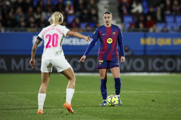 FC Barcelona, Barca Femeni V Madrid CFF - Liga F Moeve Carla Serrajordi of FC Barcelona controls the ball defended by Angela Sosa of Madrid CFF during the Liga F Moeve match between FC Barcelona Femeni and Madrid CFF at Estadi Johan Cruyff in Barcelona, Spain, on January 10, 2026. Barcelona Spain Copyright: xGongorax originalFilename:bonilla-fcbarcel260110_npii9