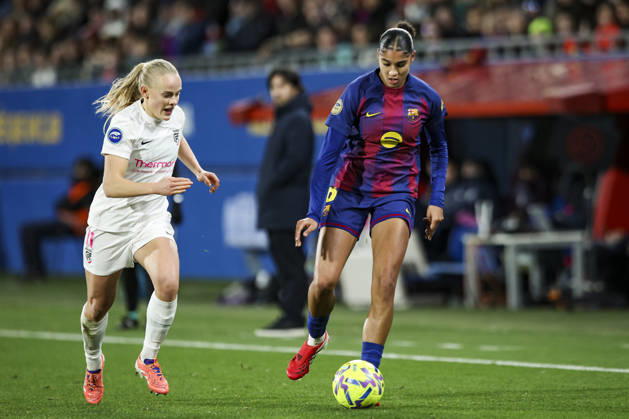 FC Barcelona, Barca Femeni V Madrid CFF - Liga F Moeve Sydney Schertenleib of FC Barcelona controls the ball while being defended by Kamilla Melgrad of Madrid CFF during the Liga F Moeve match between FC Barcelona Femeni and Madrid CFF at Estadi Johan Cruyff in Barcelona, Spain, on January 10, 2026. Barcelona Spain Copyright: xGongorax originalFilename:bonilla-fcbarcel260110_npYIm