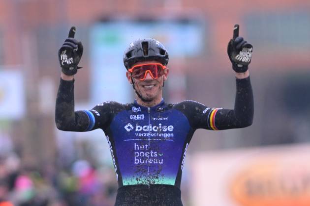 Belgian Thibau Nys celebrates after winning the Elite men race at the Belgian Cyclocross Championships in Beringen on Sunday 11 January 2026. DAVIDxPINTENS x155157303x