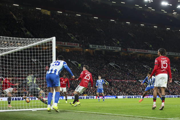 Manchester United, ManU v Brighton & Hove Albion, Emirates FA Cup Brighton & Hove Albion forward Georginio Rutter (10) heads at goal during the Manchester United v Brighton & Hove Albion Emirates FA Cup Third Round match at Old Trafford, Manchester, England on 11 January 2026 Credit: Phil Duncan Every Second Media Editorial use only. All images are copyright Every Second Media Limited. No images may be reproduced without prior permission. All rights reserved. Premier League and Football League images are subject to licensing agreements with Football DataCo Limited. see https: www.football-dataco.com Copyright: xIMAGO EveryxSecondxMediax ESM-1750-0053 PhilxDuncanx xEveryxSecondxMediax