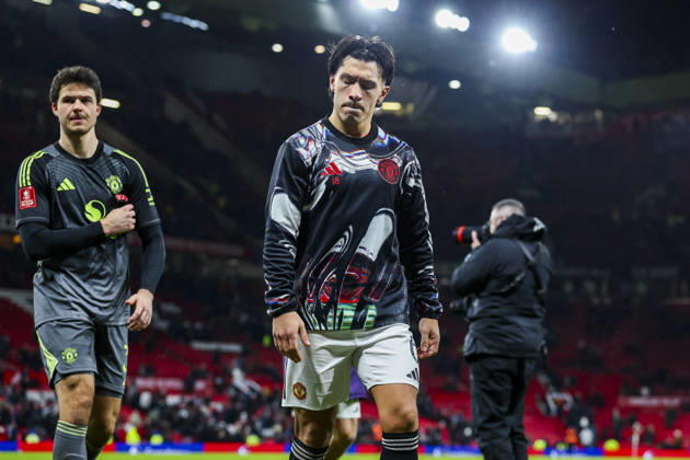 Manchester United, ManU v Brighton & Hove Albion, Emirates FA Cup Manchester United defender Lisandro Martinez (6) dejected as he leave the pitch after losing 1-2, Manchester United v Brighton & Hove Albion Emirates FA Cup Third Round match at Old Trafford, Manchester, England on 11 January 2026 Credit: Phil Duncan Every Second Media Editorial use only. All images are copyright Every Second Media Limited. No images may be reproduced without prior permission. All rights reserved. Premier League and Football League images are subject to licensing agreements with Football DataCo Limited. see https: www.football-dataco.com Copyright: xIMAGO EveryxSecondxMediax ESM-1750-0150 PhilxDuncanx xEveryxSecondxMediax