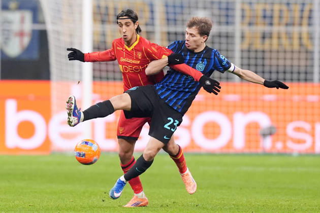 Inter Milan™s Nicolo Barella fights for the ball with Lecce™s Youssef Maleh during the Serie A soccer match between Inter and Lecce at the San Siro Stadium in Milan , north Italy - Sunday , January 14 , 2026. - Soccer . Copyright: xSpada LaPressex