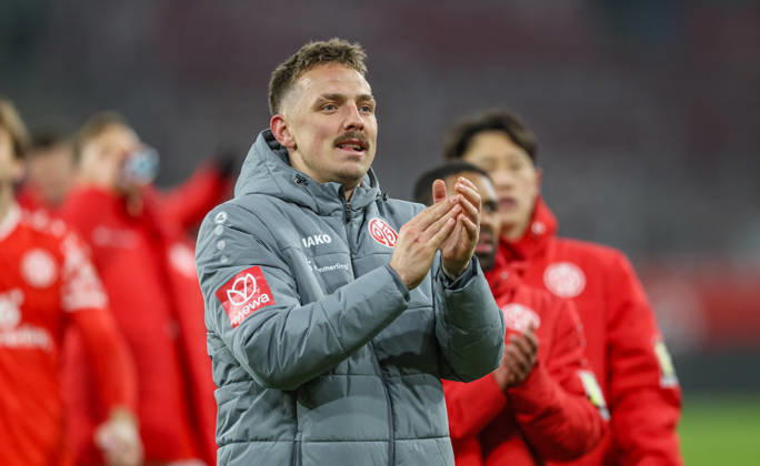 GER, Mainz, FSV Mainz 05 vs VfL Wolfsburg, Bundesliga, Fussball, DFB, Spielzeit 2025 2026, MEWA Arena, 19. Spieltag im Bild: Freude und Emotionen nach dem Sieg, Philipp Tietz (Mainz 05 20) DFB DFL REGULATIONS PROHIBIT ANY USE OF PHOTOGRAPHS AS IMAGE SEQUENCES AND OR QUASI-VIDEO, 24.01.2025 Copyright: HMBxMedia HendrikxHamelau