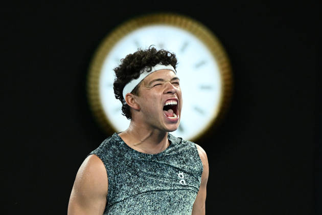 TENNIS AUSTRALIAN OPEN, Ben Shelton of USA reacts after winning the Men™s 4th round match against Casper Ruud of Norway on day 9 of the 2026 Australian Open tennis tournament at Melbourne Park in Melbourne, Monday, January 26, 2026. ( NO ARCHIVING MELBOURNE VICTORIA AUSTRALIA  Copyright: xJOELxCARRETTx 20260126168543686653
