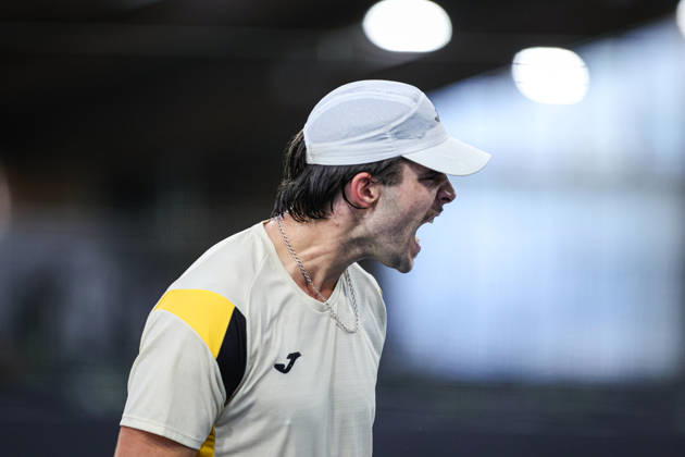 Indoor Oeiras Open 2 - Jaime Faria VS Alexis Galarneau Jaime Faria of Portugal competes against Alexis Galernau of Canada during the second round of the Indoor Oeiras Open 2026 - Challenger Tour Tennis at Clube de Tenis do Jamor in Oeiras, Portugal, on January 30, 2026. Lisbon Lisboa Portugal Copyright: xMiguelxReisx originalFilename:reis-notitle260130_npNQo