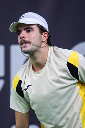 Indoor Oeiras Open 2 - Jaime Faria VS Alexis Galarneau Jaime Faria of Portugal competes against Alexis Galernau of Canada during the second round of the Indoor Oeiras Open 2026 - Challenger Tour Tennis at Clube de Tenis do Jamor in Oeiras, Portugal, on January 30, 2026. Lisbon Lisboa Portugal Copyright: xMiguelxReisx originalFilename:reis-notitle260130_np6Ng