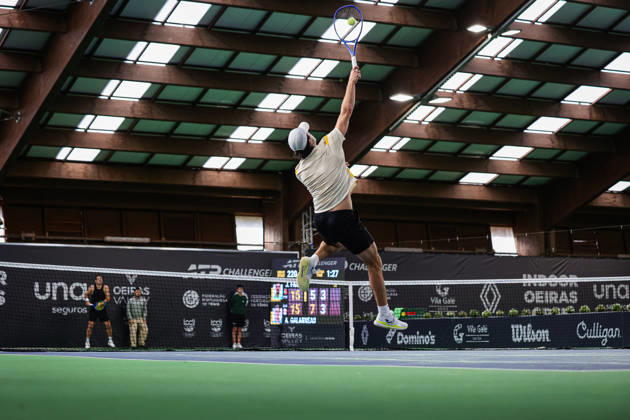 Indoor Oeiras Open 2 - Jaime Faria VS Alexis Galarneau Jaime Faria of Portugal competes against Alexis Galernau of Canada during the second round of the Indoor Oeiras Open 2026 - Challenger Tour Tennis at Clube de Tenis do Jamor in Oeiras, Portugal, on January 30, 2026. Lisbon Lisboa Portugal Copyright: xMiguelxReisx originalFilename:reis-notitle260130_npfgu
