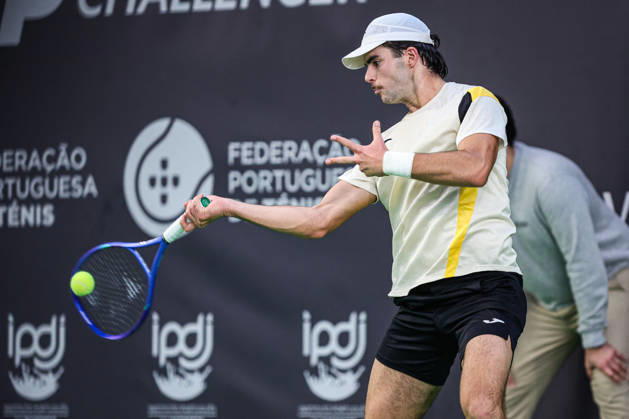 Indoor Oeiras Open 2 - Jaime Faria VS Alexis Galarneau Jaime Faria of Portugal competes against Alexis Galernau of Canada during the second round of the Indoor Oeiras Open 2026 - Challenger Tour Tennis at Clube de Tenis do Jamor in Oeiras, Portugal, on January 30, 2026. Lisbon Lisboa Portugal Copyright: xMiguelxReisx originalFilename:reis-notitle260130_npjib