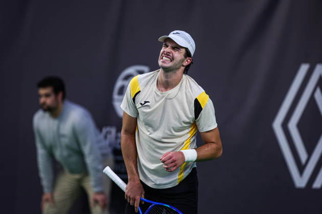 Indoor Oeiras Open 2 - Jaime Faria VS Alexis Galarneau Jaime Faria of Portugal competes against Alexis Galernau of Canada during the second round of the Indoor Oeiras Open 2026 - Challenger Tour Tennis at Clube de Tenis do Jamor in Oeiras, Portugal, on January 30, 2026. Lisbon Lisboa Portugal Copyright: xMiguelxReisx originalFilename:reis-notitle260130_npw1X