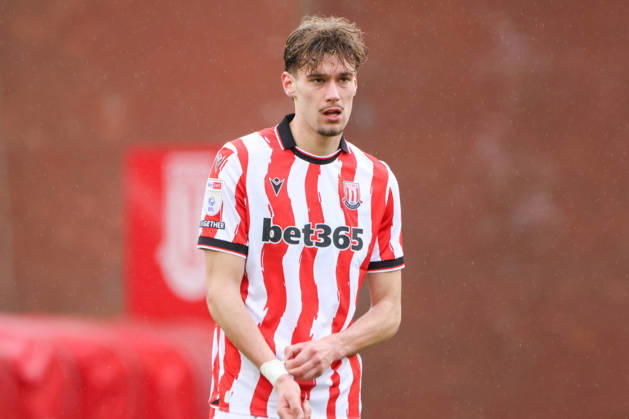 Stoke City v Southampton - Championship 25 26 Stoke City s new signing Milan Smit on loan from Go Ahead Eagles taking off sweat band after match against Southampton - EFL Championship 25 26 31.01.2026 Stoke Bet365 Stadium United Kingdom Copyright: xZacharyxLockex