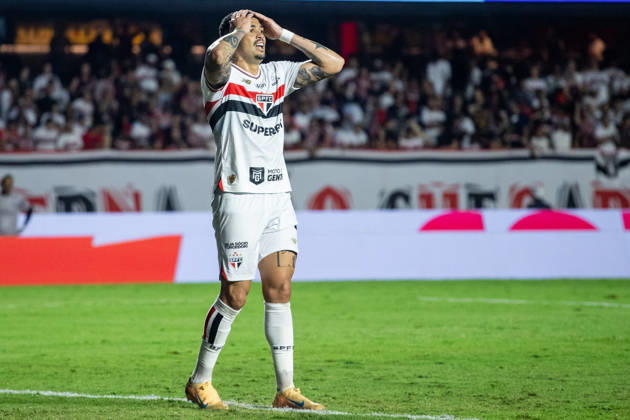 São Paulo x Santos SaO PAULO, SP - 31.01.2026: SaO PAULO X SANTOS - Luciano regrets missed chance during the match between Sao Paulo and Santos, valid for the 6th round of the Paulistao, held on Saturday night (31) at MorumBIS in Sao Paulo, SP. (Photo: Rodilei Morais Fotoarena) x2877162x RodileixMorais