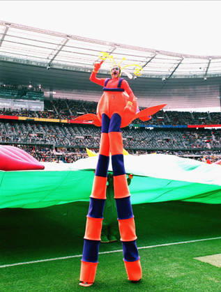 Brazil V Scotland, FIFA World Cup, WM, Weltmeisterschaft, Fussball Finals 1998 Group A Acrobat at the Opening Ceremony of World Cup France 98 general view during the FIFA World Cup Finals 1998 Group A match between Brazil and Scotland at Stade De France on June 10, 1998 in Saint-Denis, France. Saint-Denis Stade De France France France Copyright: xAllstarxPicturexLibraryxLtdx