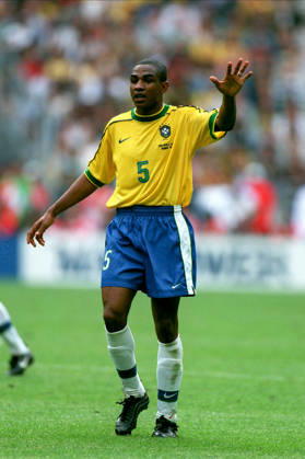 Brazil V Scotland, FIFA World Cup, WM, Weltmeisterschaft, Fussball Finals 1998 Group A Cesar Sampaio of Brazil in action during the FIFA World Cup Finals 1998 Group A match between Brazil and Scotland at Stade De France on June 10, 1998 in Saint-Denis, France. Saint-Denis Stade De France France France Copyright: xAllstarxPicturexLibraryxLtdx