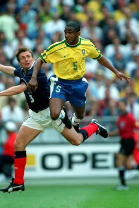 Brazil V Scotland, FIFA World Cup, WM, Weltmeisterschaft, Fussball Finals 1998 Group A Cesar Sampario of Brazil and Tom Boyd of Scotland challenge during the FIFA World Cup Finals 1998 Group A match between Brazil and Scotland at Stade De France on June 10, 1998 in Saint-Denis, France. Saint-Denis Stade De France France France Copyright: xAllstarxPicturexLibraryxLtdx
