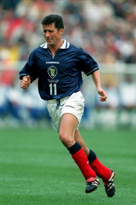 Brazil V Scotland, FIFA World Cup, WM, Weltmeisterschaft, Fussball Finals 1998 Group A John Collins of Scotland running during the FIFA World Cup Finals 1998 Group A match between Brazil and Scotland at Stade De France on June 10, 1998 in Saint-Denis, France. Saint-Denis Stade De France France France Copyright: xAllstarxPicturexLibraryxLtdx