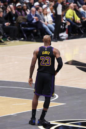 January 30, 2026, Washington, District Of Columbia, USA: LEBRON JAMES 23 of the Los Angeles Lakers looks on during the game against the Washington Wizards at Capital One Arena Washington USA - ZUMAs352 20260130_zsp_s352_011 Copyright: xSabinaxShyshx