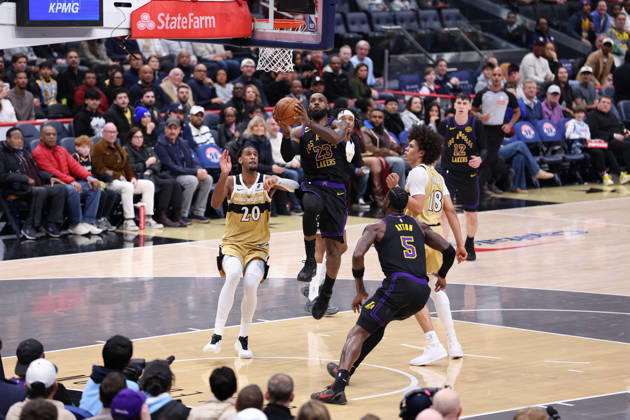 January 30, 2026, Washington, District Of Columbia, USA: LEBRON JAMES 23 of the Los Angeles Lakers drives to the basket during the game against the Washington Wizards at Capital One Arena Washington USA - ZUMAs352 20260130_zsp_s352_022 Copyright: xSabinaxShyshx