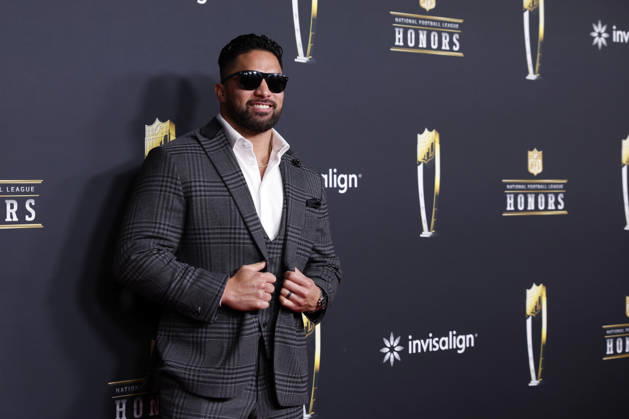 RECORD DATE NOT STATED Manti Te o arrives on the red carpet at the 2026 NFL, American Football Herren, USA Honors presented by Invisalign in the days leading up to Super Bowl LX in San Francisco on Thursday, February 5, 2026. The New England Patriots will play the Seattle Seahawks in Super Bowl LX at Levi s Stadium in Santa Clara on Sunday, February 8, 2026.  SBP20260205353 JOHNxANGELILLO