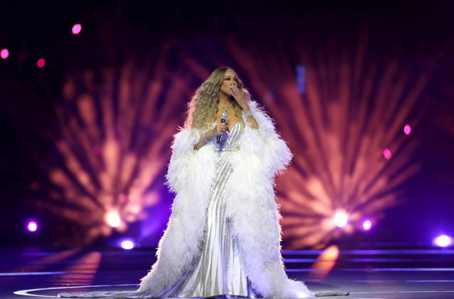 260206 -- MILAN, Feb. 6, 2026 -- Mariah Carey performs during the opening ceremony of the Milan-Cortina 2026 Olympic Winter games, Winterspiele,Spiele, Summer games at the San Siro Olympic Stadium in Milan, Italy, Feb. 6, 2026. MICO2026ITALY-MILAN-CORTINA 2026-OLYMPIC WINTER GAMES-OPENING CEREMONY LixMing  (MICO2026)ITALY-MILAN-CORTINA 2026-OLYMPIC WINTER GAMES-OPENING CEREMONY IMAGO LixMing  imago images 0847010067