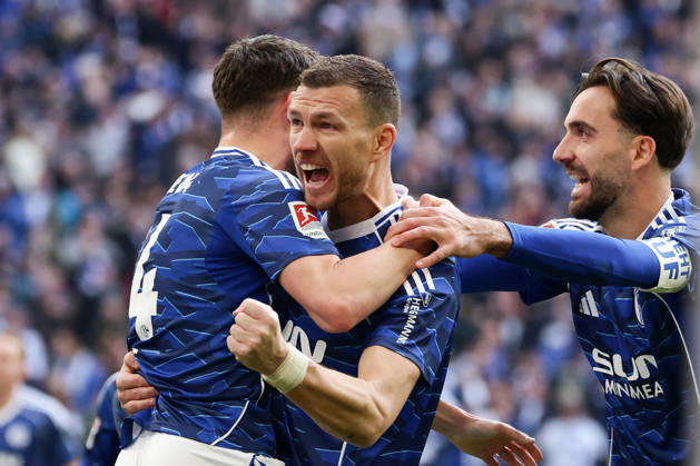 Gelsenkirchen, Germany, 07.02.26, Edin Dzeko (FC Schalke 04) jubelt nach seinem Tor zum 1:0 während des Spiels der 2. Bundesliga zwischen FC Schalke 04 - Dynamo Dresden in der Veltins Arena in Gelsenkirchen. (Photo by Joachim Bywaletz) DFB DFL REGULATIONS PROHIBIT ANY USE OF PHOTOGRAPHS AS IMAGE SEQUENCES AND OR QUASI-VIDEO. Copyright: JoachimxBywaletz xJB-Sportfoto