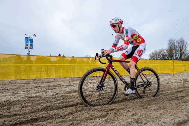 Belgian Michael Vanthourenhout pictured in action during the men elite race of the Noordzeecross cyclocross cycling event in Middelkerke, the last race of the Superprestige competition on Saturday 07 February 2026. DAVIDxPINTENS x161779808x