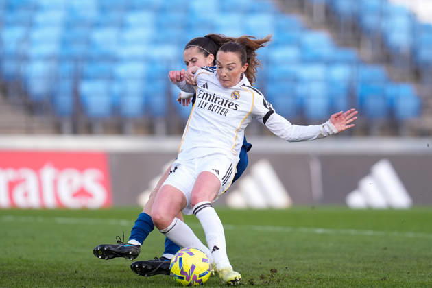 February 8, 2026, Valdebebas, Madrid, Spain: Caroline Weir of Real Madrid and Lucia Vallejo Blazquez of RCD Espanyol compete for the ball during the Spanish Women League, Liga F, football match played between Real Madrid and RCD Espanyol de Barcelona at Alfredo Di Stefano stadium on February 08, 2026, in Valdebebas, Madrid, Spain. Real Madrid V RCD Espanyol De Barcelona - Liga F - ZUMAa181 20260208_zaa_a181_304 Copyright: xDennisxAgyemanx