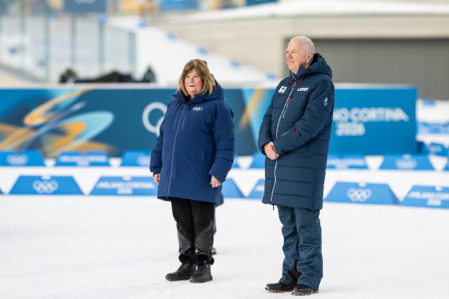 260208 Gunilla Lindberg, Secretary General of ANOC, and Olle Dahlin, president of the IBU, at the medal ceremony for biathlon mixed relay during day 2 of the 2026 Winter Olympics on February 8, 2026 in Anterselva. Photo: Mathias Bergeld BILDBYRAN kod MB MB1316 skidskytte biathlon skiskyting Olympic Games, Olympische Spiele, Olympia, OS olympics winter olympics os ol olympiska spel vinter-os olympiske leker milano cortina 2026 milan cortina 2026 milano cortina 2026 olympic games milano cortina 2026 winter olympic games milano cortina-os milano cortina-ol vinter-ol 2 bbeng mixed relay stafett mixedstafett Copyright: MATHIASxBERGELD BB260208MB165