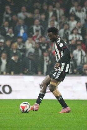 ISTANBUL, TURKEY - FEBRUARY 8: Wilfred Ndidi of Besiktas during the Trendyol Turkish Super League match between Besiktas JK and Alanyaspor at Tupras Stadium on February 8, 2026 in Istanbul, Turkey. Istanbul Turkey Copyright: xSeskimphotox Besiktas-Alanya-080226 (49)