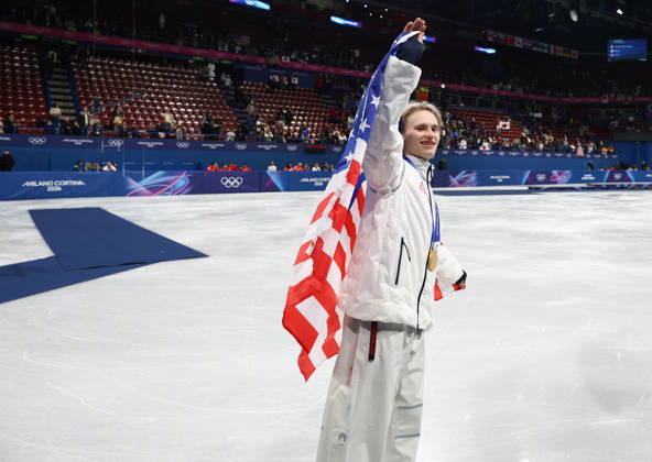 February 8, 2026, Milan, Lombardy, Italy: ILIA MALININ of Team USA celebrates winning the gold medal during the Victory Ceremony of the Figure skating, Eiskunstlauf Team Event at the Milano Cortina 2026 Winter Olympic Games, Olympische Spiele, Olympia, OS Milan Italy - ZUMAc179 20260208_oly_c179_119 Copyright: xMickaelxChavetx