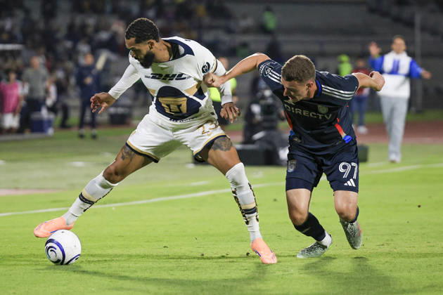 CONCACAF CHAMPIONS CUP 2026 CONCACAF CHAMPIONS CUP 2026 PUMAS VS SAN DIEGO FC 10022026 MEXICO CITY, MEXICO. Action photo of Juninho (L) of Pumas UNAM of the Liga BBVA MX and Christopher McVey (R) of San Diego FC of the MLS, Fussball Herren, USA during round 1 game of the CONCACAF Champions Cup 2026 at the Estadio Olimpico Ciudad Universitaria of Mexico City. Foto de accion de Juninho (I) de Pumas UNAM de la Liga BBVA MX y Christopher McVey (D) de San Diego FC de la MLS, durante juego de la ronda 1 de la CONCACAF Champions Cup 2026, celebrado en el Estadio Olimpico de Ciudad Universitaria de la Ciudad de Mexico. Photo by IMAGENSHOP AGENCIA FOTOGRAFICA MEXICO CITY MEXICO CITY MEXICO Copyright: xIMAGENSHOPxAGENCIAxFOTOGRAFICAx