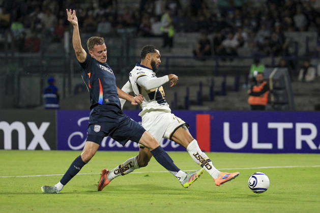 CONCACAF CHAMPIONS CUP 2026 CONCACAF CHAMPIONS CUP 2026 PUMAS VS SAN DIEGO FC 10022026 MEXICO CITY, MEXICO. Action photo of Christopher McVey (L) of San Diego FC of the MLS, Fussball Herren, USA and Juninho (R) of Pumas UNAM of the Liga BBVA MX, during round 1 game of the CONCACAF Champions Cup 2026 at the Estadio Olimpico Ciudad Universitaria of Mexico City. Foto de accion de Christopher McVey (I) de San Diego FC y Juninho (D) de Pumas UNAM de la Liga BBVA MX, durante juego de la ronda 1 de la CONCACAF Champions Cup 2026, celebrado en el Estadio Olimpico de Ciudad Universitaria de la Ciudad de Mexico. Photo by IMAGENSHOP AGENCIA FOTOGRAFICA MEXICO CITY MEXICO CITY MEXICO Copyright: xIMAGENSHOPxAGENCIAxFOTOGRAFICAx