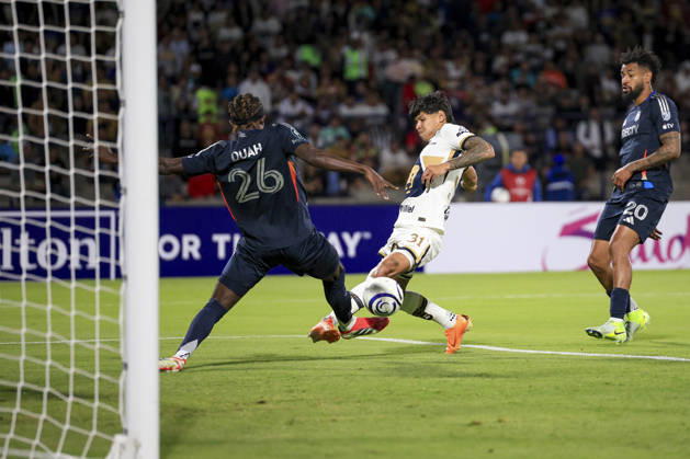 CONCACAF CHAMPIONS CUP 2026 CONCACAF CHAMPIONS CUP 2026 PUMAS VS SAN DIEGO FC 10022026 MEXICO CITY, MEXICO. Action photo of Manu Duah (L) of San Diego FC of the MLS, Fussball Herren, USA and Robert Morales (R) of Pumas UNAM of the Liga BBVA MX, during round 1 game of the CONCACAF Champions Cup 2026 at the Estadio Olimpico Ciudad Universitaria of Mexico City. Foto de accion de Manu Duah (I) del San Diego FC de la MLS y Robert Morales (D) de Pumas UNAM de la Liga BBVA MX, durante juego de la ronda 1 de la CONCACAF Champions Cup 2026, celebrado en el Estadio Olimpico de Ciudad Universitaria de la Ciudad de Mexico. Photo by IMAGENSHOP AGENCIA FOTOGRAFICA MEXICO CITY MEXICO CITY MEXICO Copyright: xIMAGENSHOPxAGENCIAxFOTOGRAFICAx