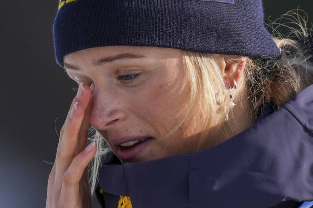 Winter Olympics in Milan Cortina 2026 Val di Fiemme, Italy 20260212 Frida Karlsson from Sweden with the gold medal on the podium after the women s cross country 10 km skating at Lago di Tesero during the Winter Olympics in Milano Cortina 2026 Photo Lise Aaserud NTB Val di Fiemme Italy EDITORIAL USE ONLY RESTRICTED USE FOR BETTING COMPANIES  Copyright: xLisexAserudx xNTBx