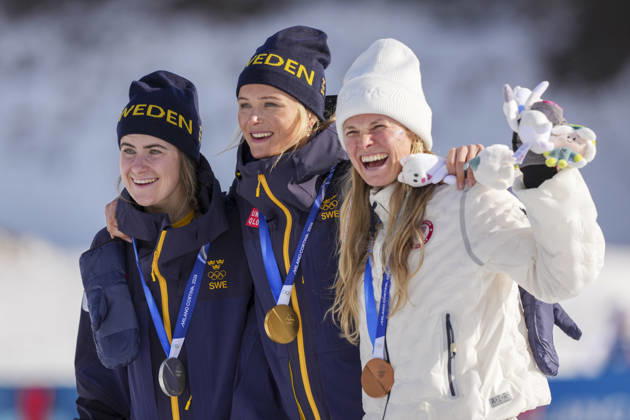Winter Olympics in Milan Cortina 2026 Val di Fiemme, Italy 20260212 Frida Karlsson wins cross country 10 km skating for women in Lago de Tesero during the Winter Olympics in Milan Cortina 2026 Ebba Andersson left and Jessie Diggins right Photo Lise Aaserud NTB Val di Fiemme Italy EDITORIAL USE ONLY RESTRICTED USE FOR BETTING COMPANIES  Copyright: xLisexAserudx xNTBx