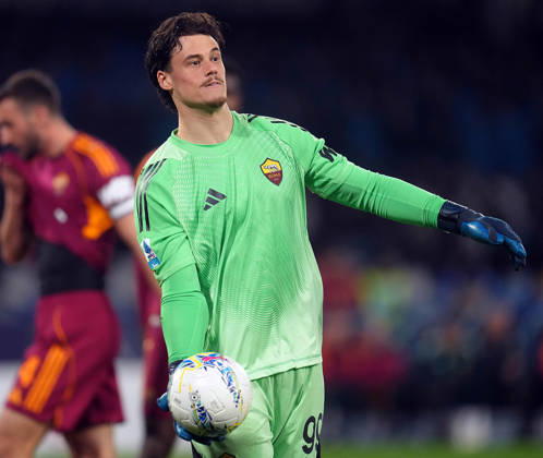 SSC Napoli v AS Roma - Serie A. Mile Svilar of AS Roma during the serie Serie A Enilive match between SSC Napoli and AS Roma at Stadio Diego Armando Maradona on February 15, 2026 in Naples, Italy Naples Stadio Diego Armando Maradona Naples Italy Copyright: xFOTOAGENZIAx
