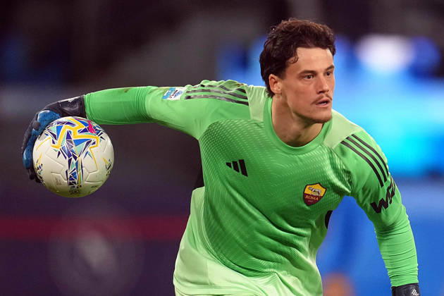 SSC Napoli v AS Roma - Serie A. Mile Svilar of AS Roma during the serie Serie A Enilive match between SSC Napoli and AS Roma at Stadio Diego Armando Maradona on February 15, 2026 in Naples, Italy Naples Stadio Diego Armando Maradona Naples Italy Copyright: xFOTOAGENZIAx