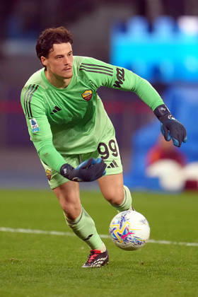 SSC Napoli v AS Roma - Serie A.Mile Svilar of AS Roma during the serie Serie A Enilive match between SSC Napoli and AS Roma at Stadio Diego Armando Maradona on February 15, 2026 in Naples, Italy Naples Stadio Diego Armando Maradona Naples Italy Copyright: xFOTOAGENZIAx