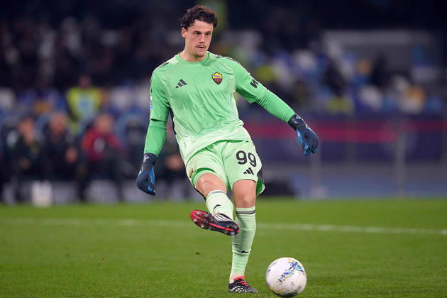 SSC Napoli v AS Roma - Serie A. Mile Svilar of AS Roma during the serie Serie A Enilive match between SSC Napoli and AS Roma at Stadio Diego Armando Maradona on February 15, 2026 in Naples, Italy Naples Stadio Diego Armando Maradona Naples Italy Copyright: xFOTOAGENZIAx