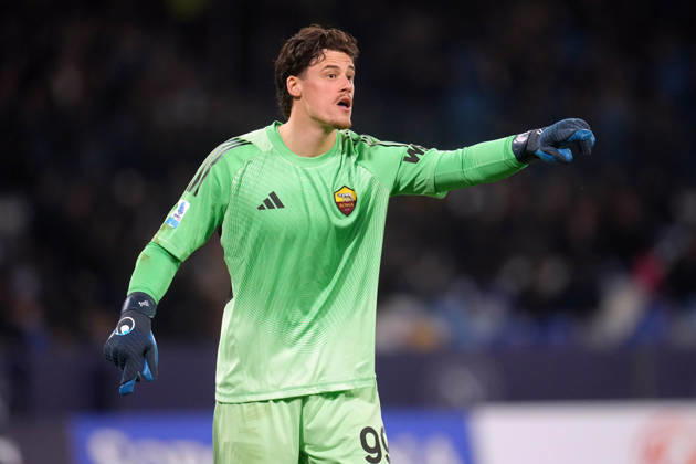 SSC Napoli v AS Roma - Serie A. Mile Svilar of AS Roma during the serie Serie A Enilive match between SSC Napoli and AS Roma at Stadio Diego Armando Maradona on February 15, 2026 in Naples, Italy Naples Stadio Diego Armando Maradona Naples Italy Copyright: xFOTOAGENZIAx